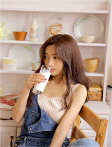 《欧美奶水》