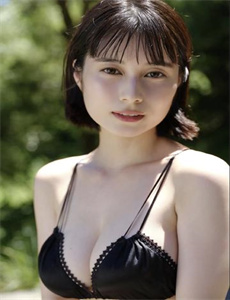 《混交群体交乱A片男女多P》