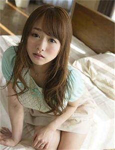 《A片日本人妻偷人妻人妻》