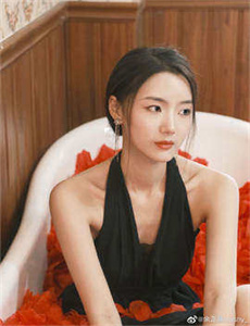 《欧美女做僾图片图》